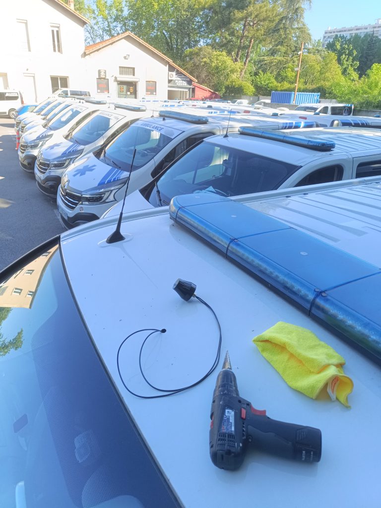 Antenne_de_toit_geolocalisation_Urbitec